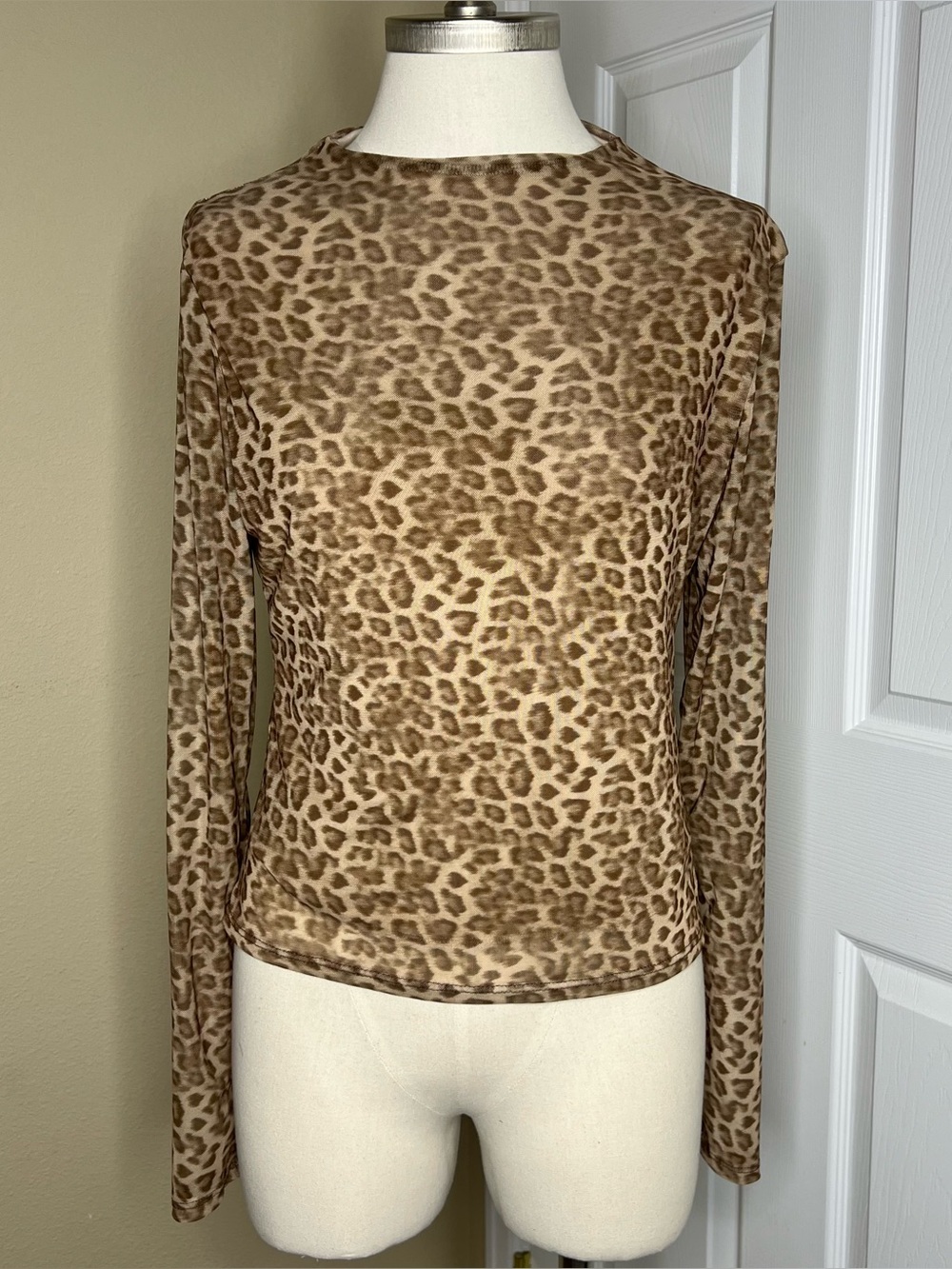 Leopard-Print Long Sleeve Top